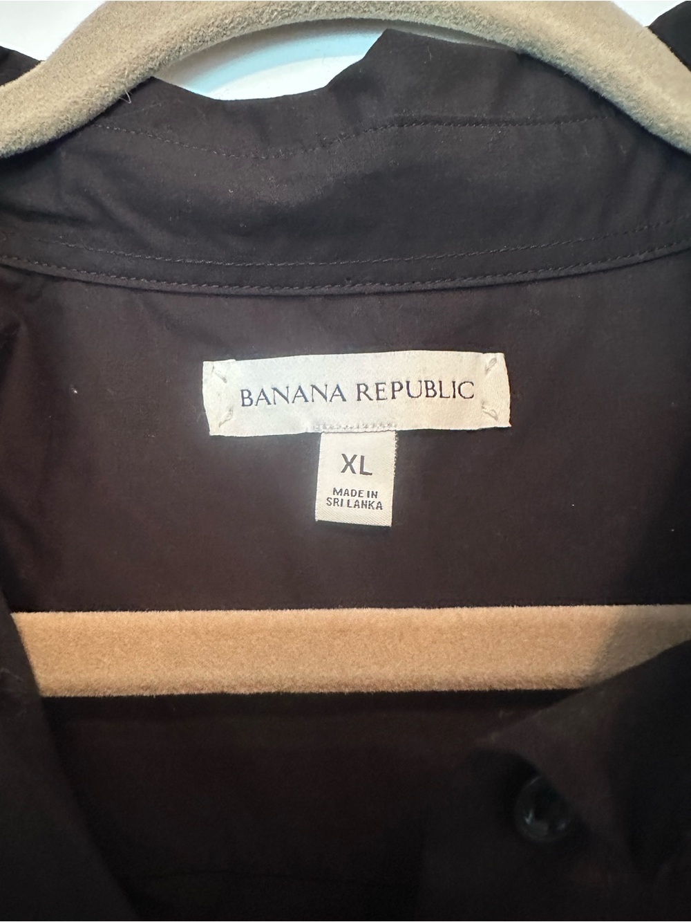 Cute black Banana Republic top - Picture 3 of 7